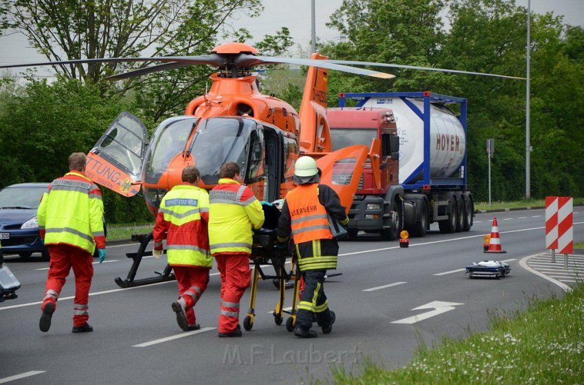 Einsatz Christoph 3 Quadunfall Leverkusen Olof Palmestr 08.jpg